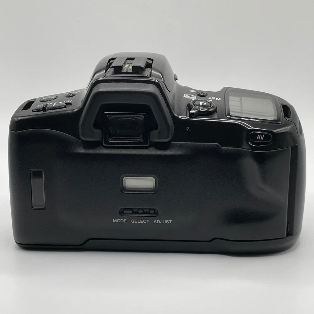 Minolta Maxxum 450si Panorama Date 35mm SLR Camera with 28-90mm Quantaray Lens